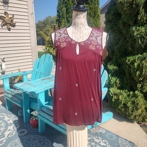 💥3/$20 Dalia Medium Burgundy Embroidered Sleeveless Top!